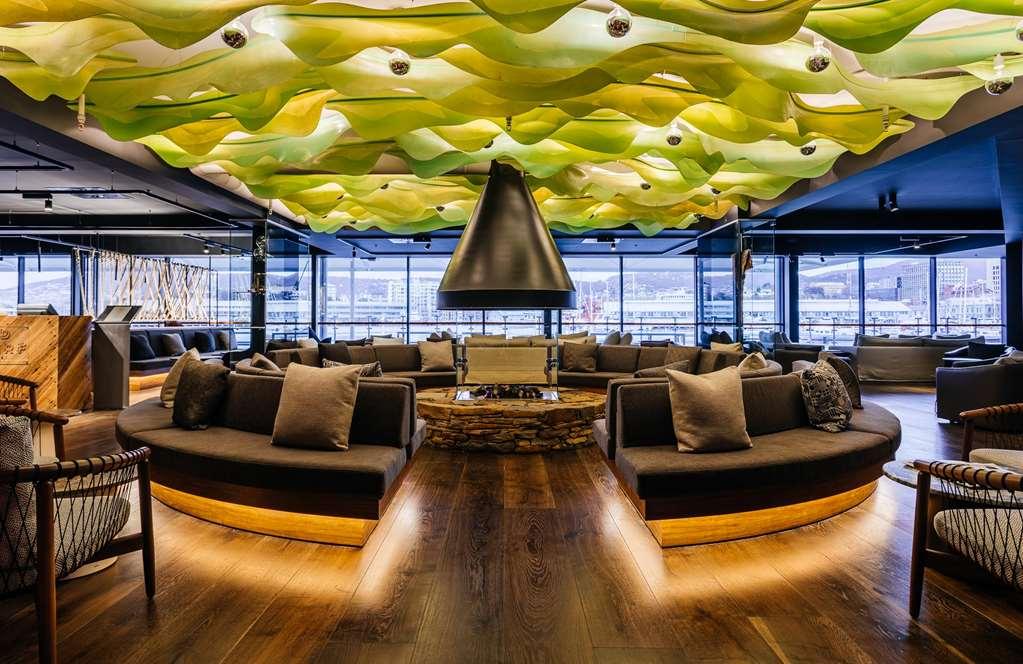 Macq 01 Hotel Χόμπαρτ Εστιατόριο φωτογραφία The interior of the lounge
