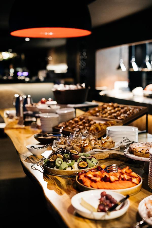 Macq 01 Hotel Χόμπαρτ Εξωτερικό φωτογραφία A buffet at a hotel